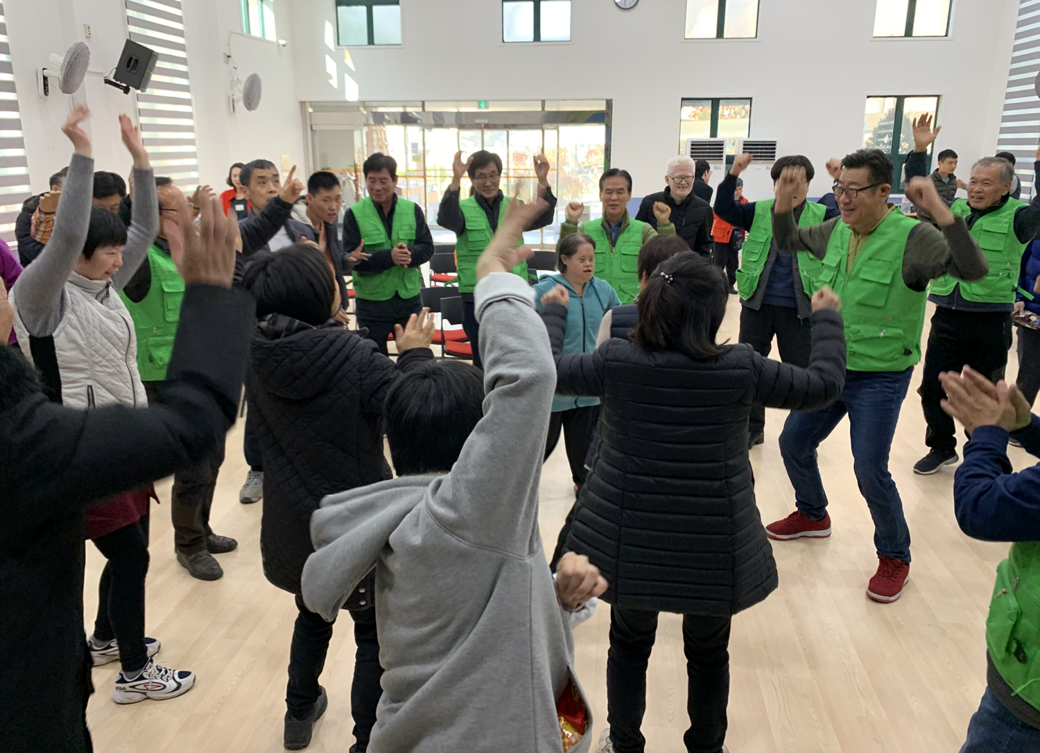 191127 상록자원봉사단요셉의집재능나눔 (3).jpg