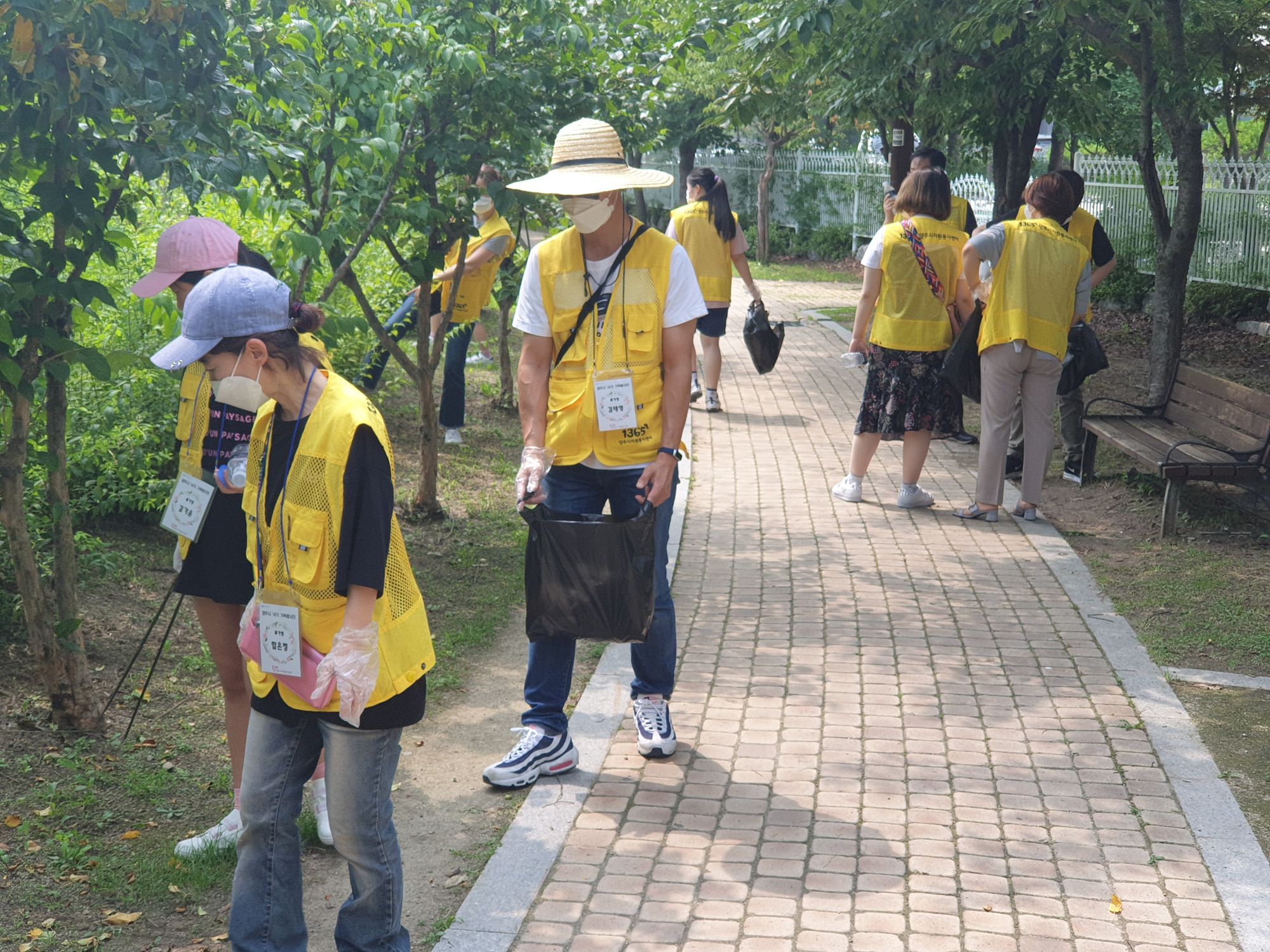 200718 14기가족봉사단덕계공원환경정화활동 (2).jpg