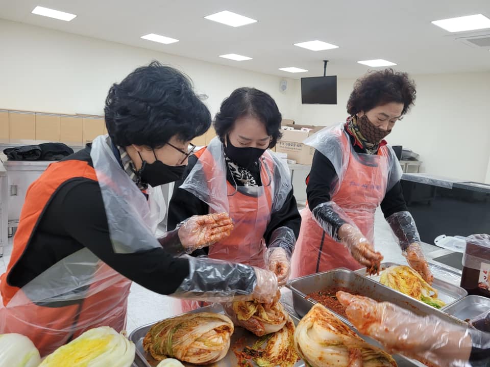 211108 양주시여성단체협의회김장봉사활동 (6).jpg