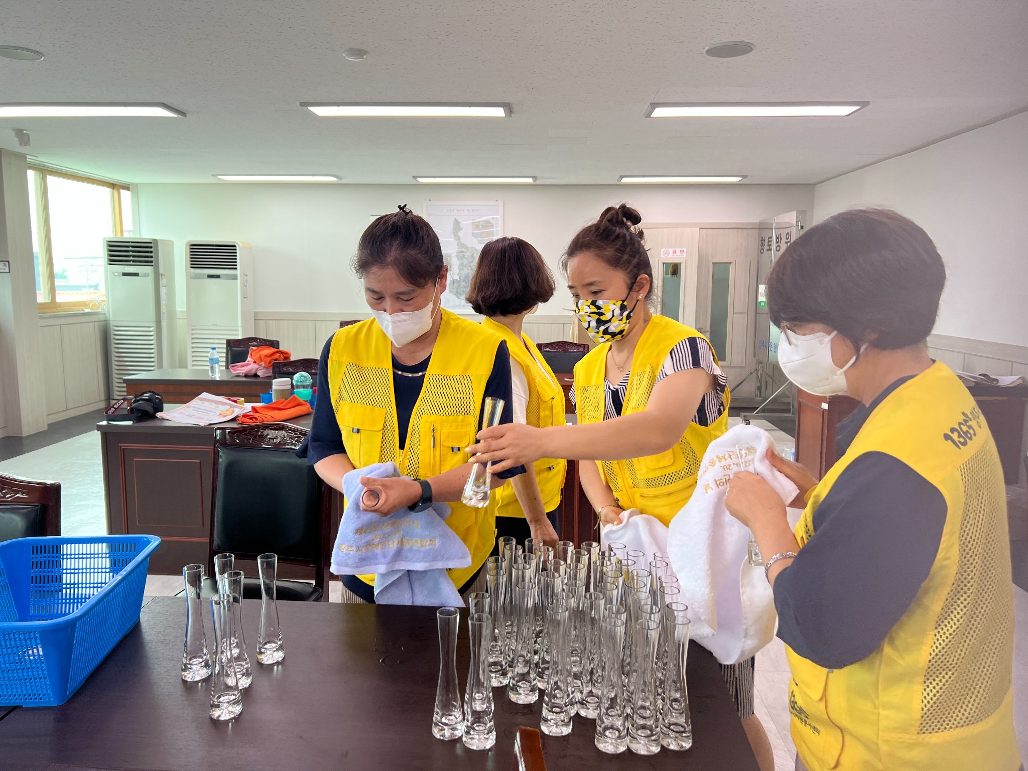 220706 희망나눔터꽃화병나눔-2권역 (5).jpg