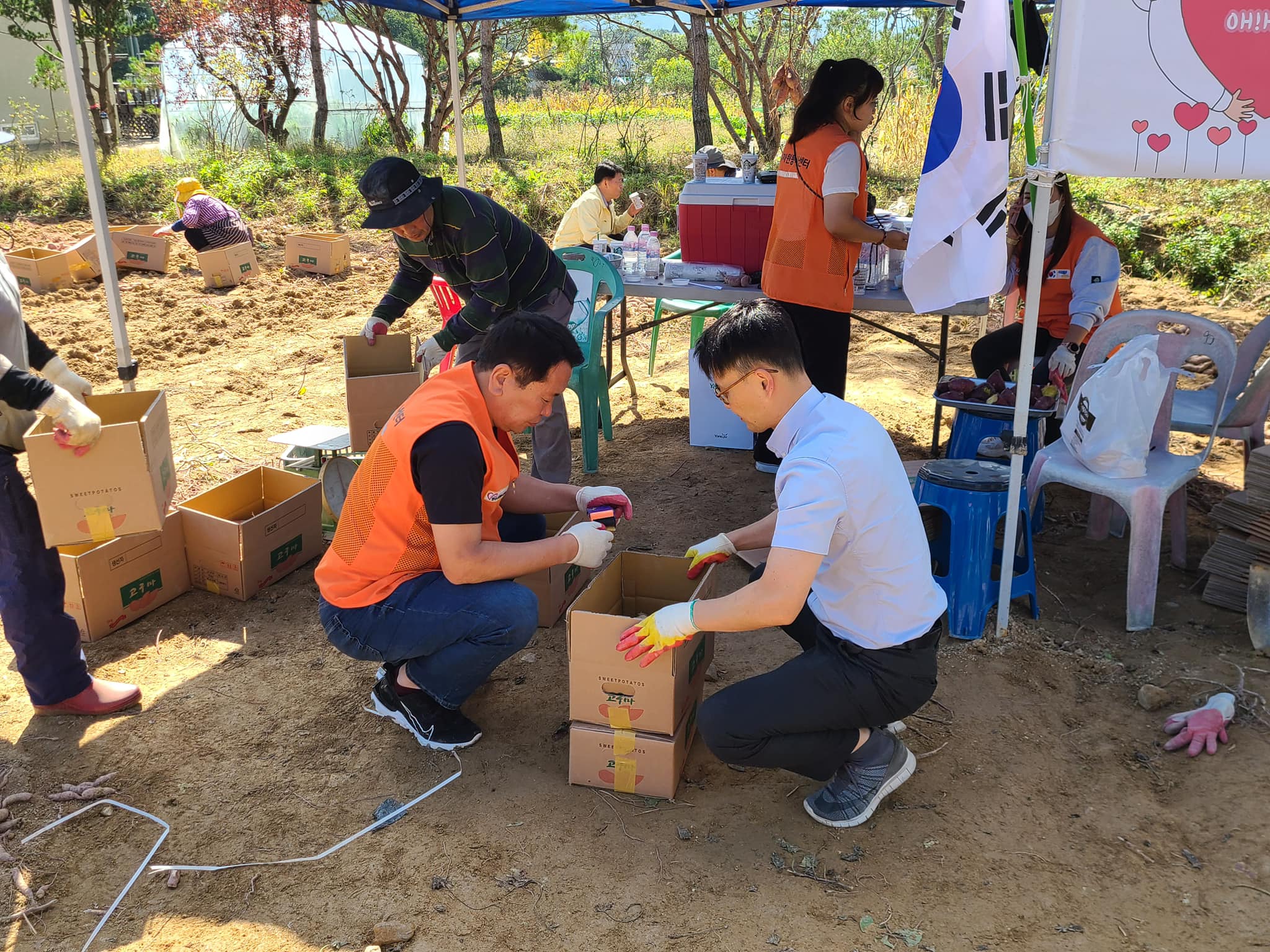 220927 나드리봉사회 고구마나눔 (9).jpg