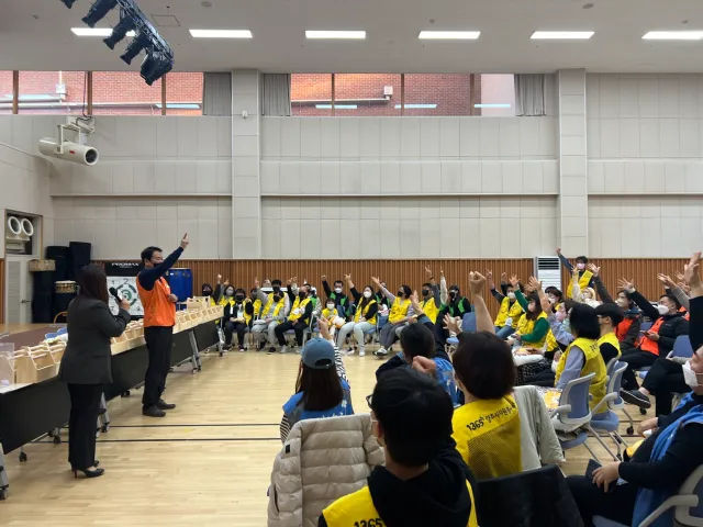 BandiView_BandiView_221120 가족봉사단연합평가워크숍-토크온더가족봉사단 (12).jpg