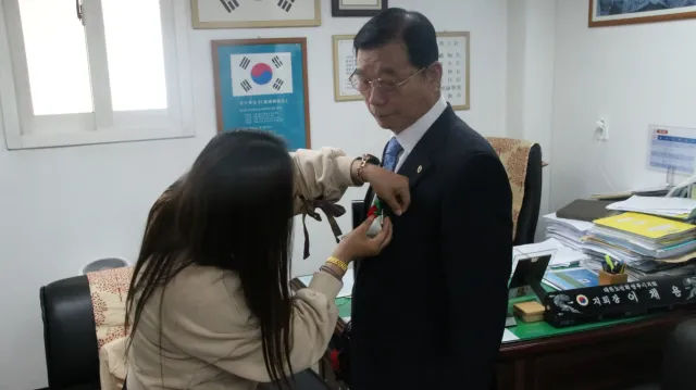BandiView_BandiView_230429 향기나리가족봉사단사랑의카네이션 (4).jpg