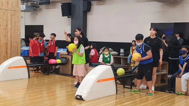 BandiView_BandiView_230705 시각장애인 볼링체험교실 (4).jpg