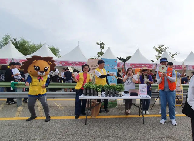 BandiView_BandiView_230923~24 홍보데이-천일홍축제 용기내 (12).jpg