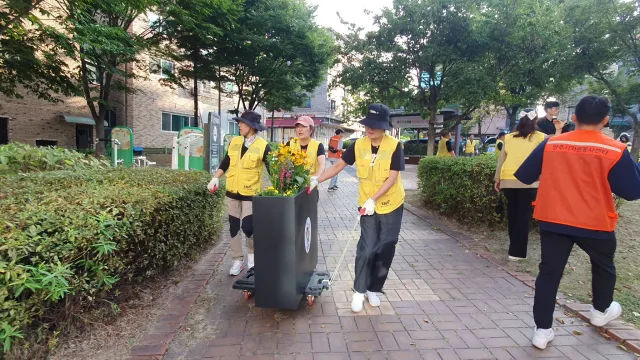 BandiView_BandiView_240904 자원봉사V꽃밭만들기 (양주2동소소한마을) (7).jpg