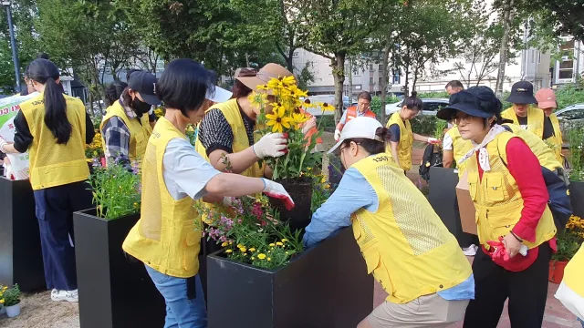 BandiView_BandiView_240904 자원봉사V꽃밭만들기 (양주2동소소한마을) (6).jpg