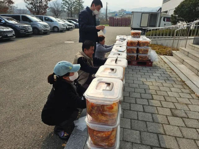 BandiView_BandiView_241121 봉사스케치-옥정여성의용소방대(도민이전하는자원봉사김장나눔활동) (10).jpg