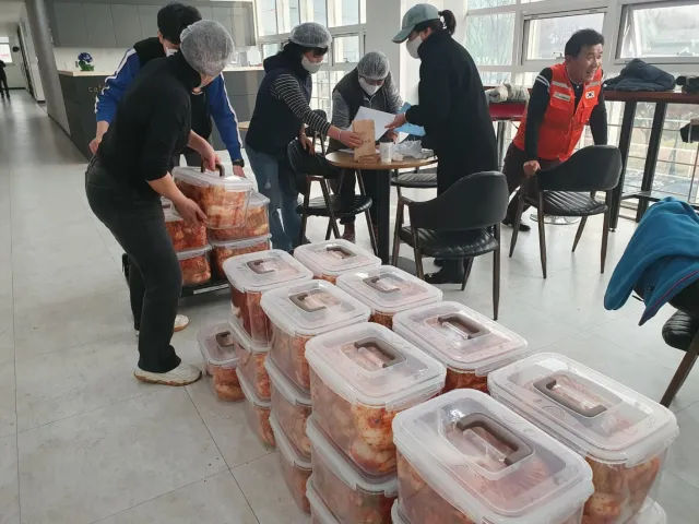 BandiView_BandiView_241121 봉사스케치-옥정여성의용소방대(도민이전하는자원봉사김장나눔활동) (9).jpg