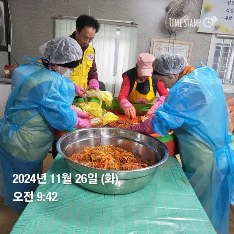 BandiView_BandiView_241126 김장봉사 현장 (16).jpg