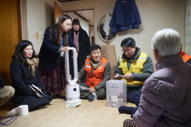 BandiView_BandiView_241216 사랑의온업 방한용품전달식 (3).jpg