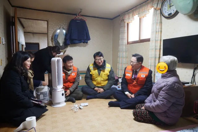 BandiView_BandiView_241216 사랑의온업 방한용품전달식 (4).jpg
