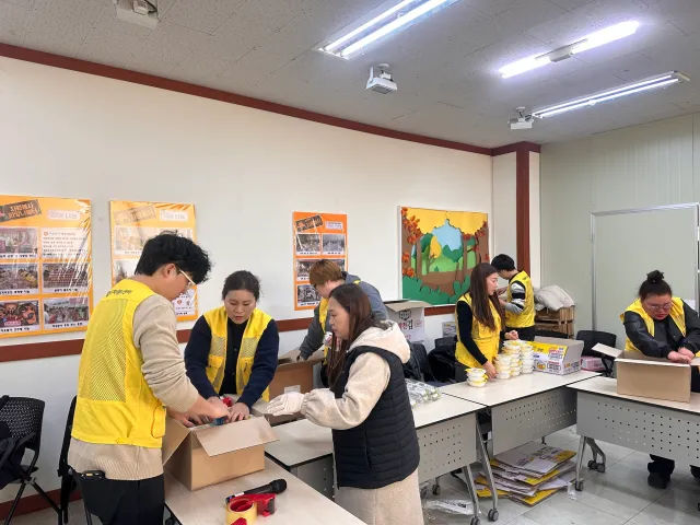 BandiView_BandiView_241219 자원봉사활동 ESG경영 실천을위한 업무협약,사랑의 효심꾸러미 (2).jpg
