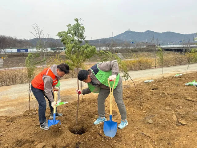 BandiView_BandiView_250402 30만양주시민 나무1그루심기운동 (3).jpg