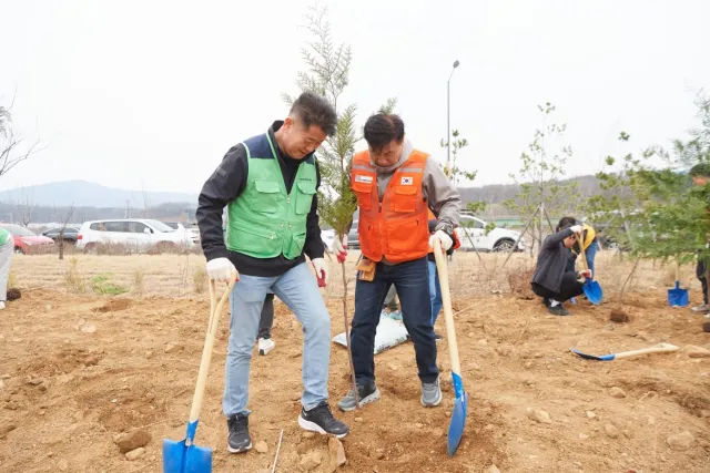 BandiView_BandiView_250402 30만양주시민 나무1그루심기운동 (5).jpg